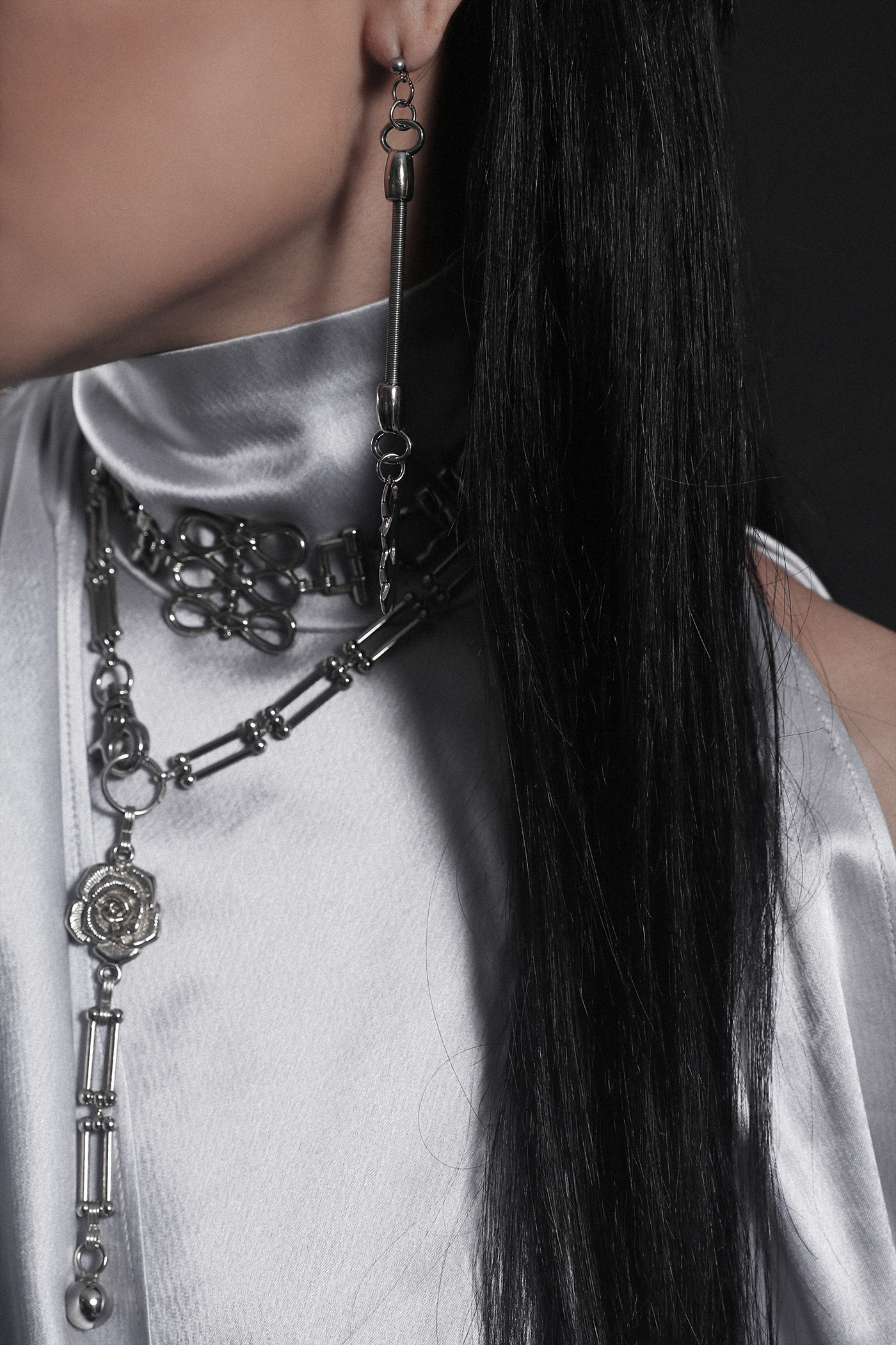 時尚達人周筱筑Judy Chou為你演繹多層次白混搭風的Party Look！