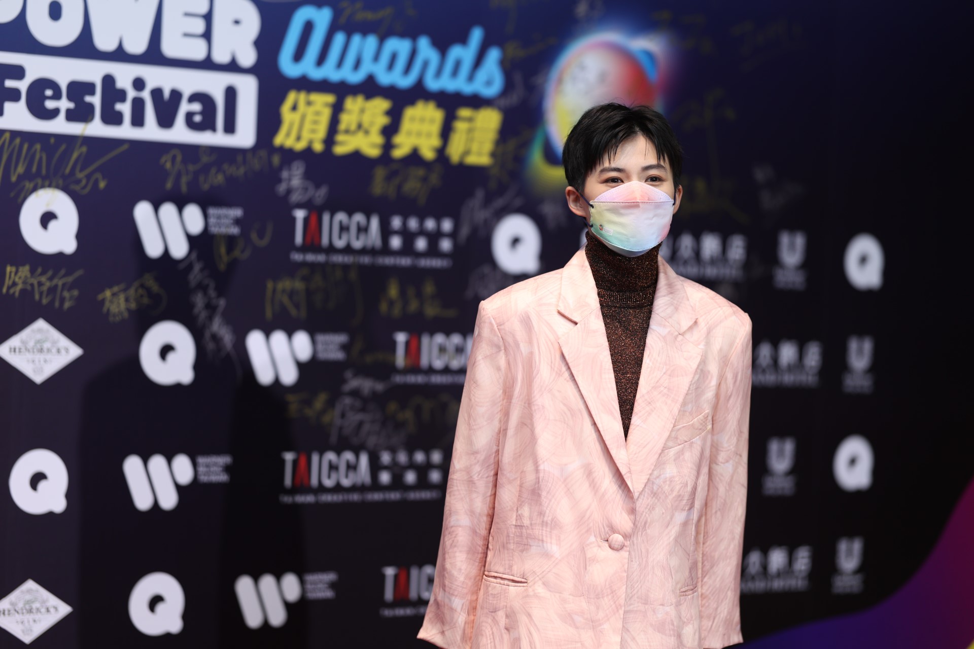 Q POWER Festival頒獎典禮線上超過6萬名觀眾同樂，陳芳語、曹雅雯熱力獻唱！