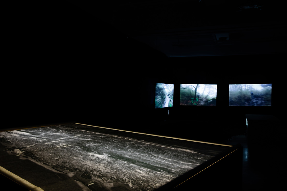 展演》「微型採礦：溪畔的克里奧人」 旅德藝術家郭敬耘對土地的再凝視　