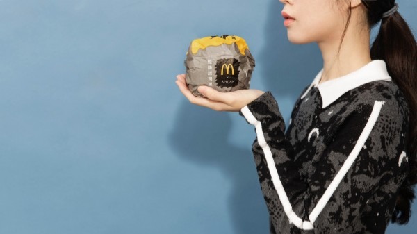 麥當勞 X APUJAN酷靚中性黑漢堡，給有型有料有質感的女孩